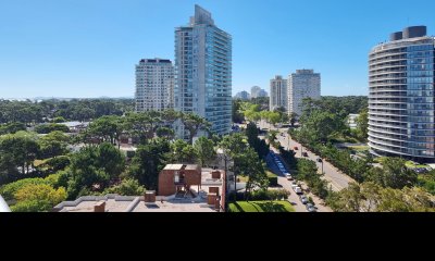 Apartamento Ocean Drive, 3 suites, garage y baulera, calefacción.