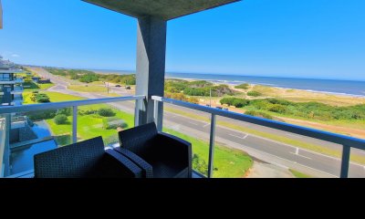 Apartamento Primera línea Playa Brava, 3 Suites, hermosa vista al mar.