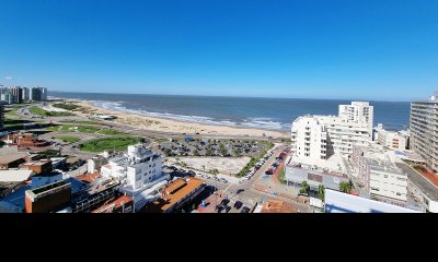 Apartamento en Península, 3 dormitorios y 3 baños, piso alto vistas a la brava y al puerto