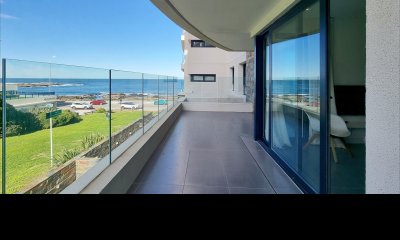 Apartamento Península, 2 Suites, terraza con vista al mar, servicios.