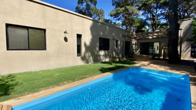 Hermosa Casa 3 dormitorios + piscina a estrenar en pueblo San Vicente - José Ignacio