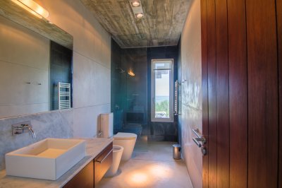 moderna casa de lujo amoblada con piscina climatizada y la mejor vista al mar en punta piedras - drh434c