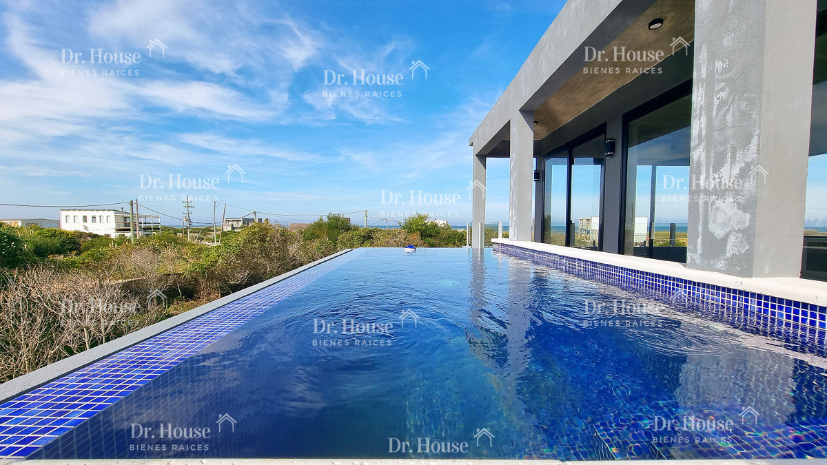 PRECIOSA CASA 3 DORMITORIOS A ESTRENAR EN SANTA MÓNICA - DRH1641C