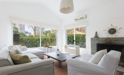 CASA EN MANSA EN VENTA DE 3 Y DEPENDENCIA VENTA