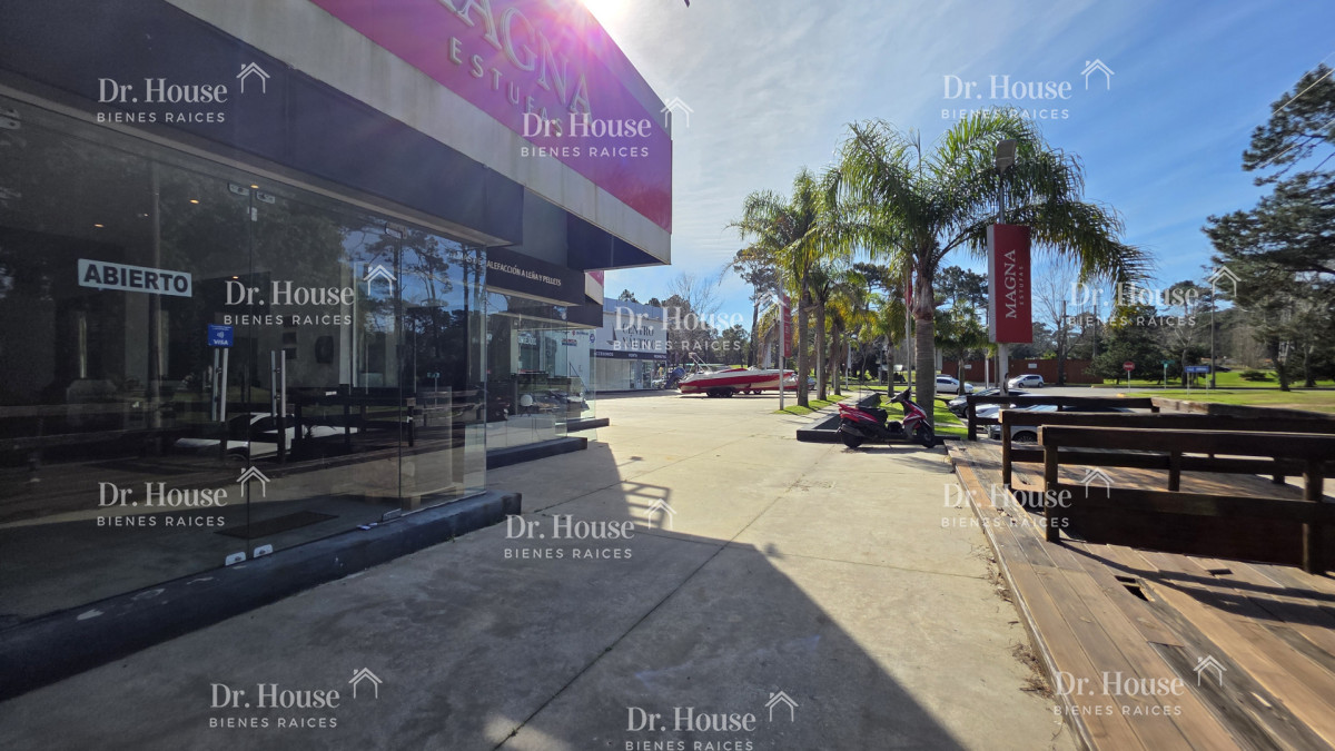 Alquiler gran local sobre Av. Roosevelt y Av. Río Branco. 93 mts - DRH2354L
