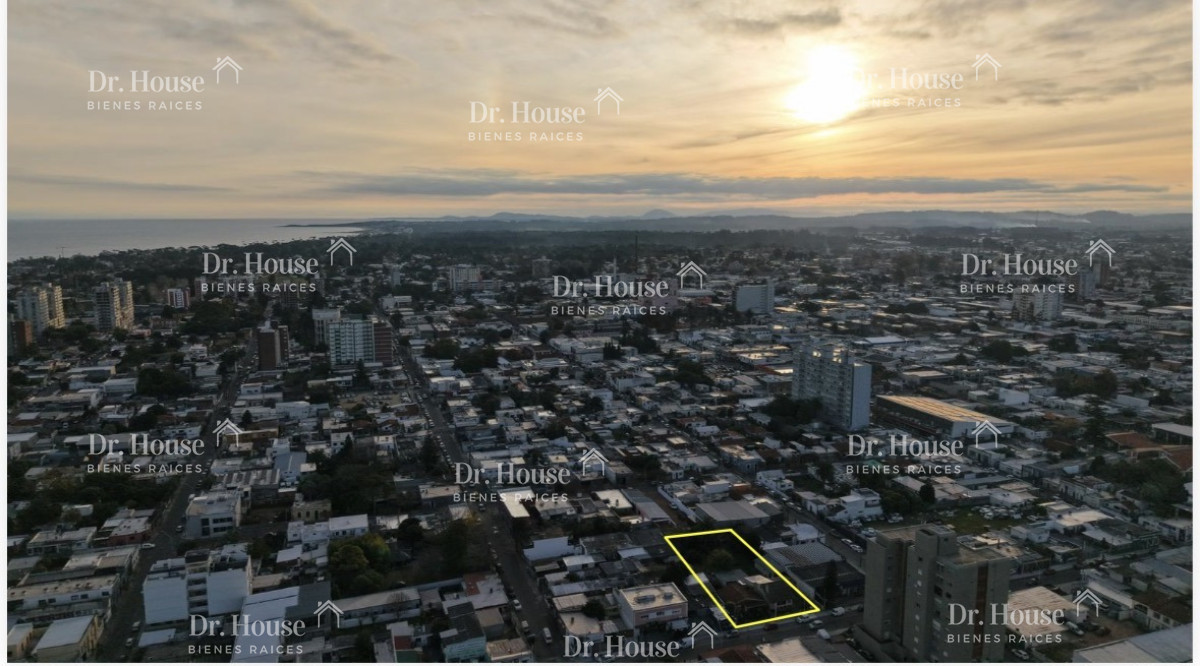 ESPECTACULAR TERRENO EN EL CENTRO DE MALDONADO APTO EDIFICAR PLANTA BAJA + 9 PISOS EN ALTURA  - DRH1579T