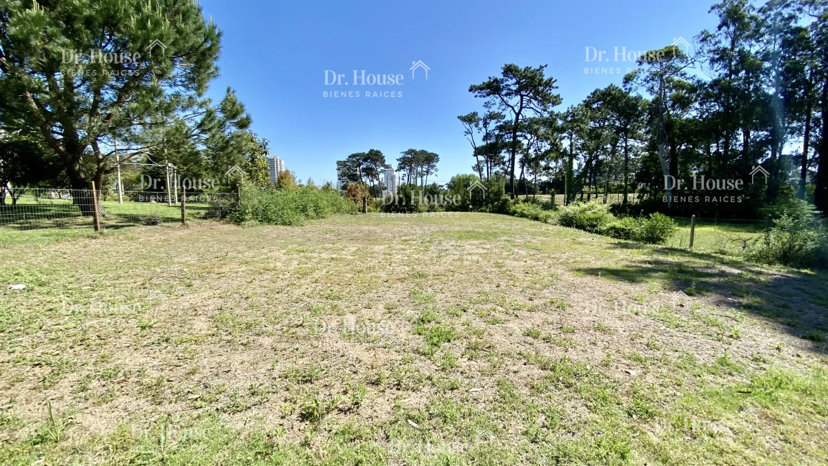 Precioso Terreno 630 m2 , en La Residence - Punta del Este - DRH1452T
