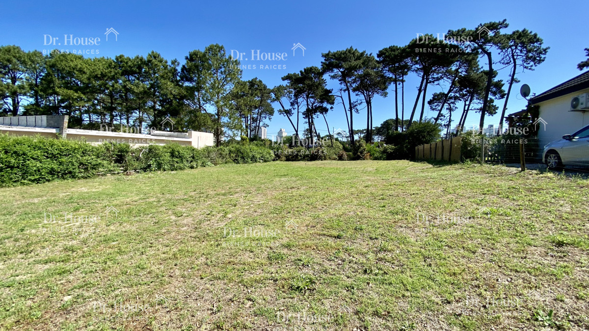 Precioso Terreno 703 m2 , en La Residence - Punta del Este - DRH1451T