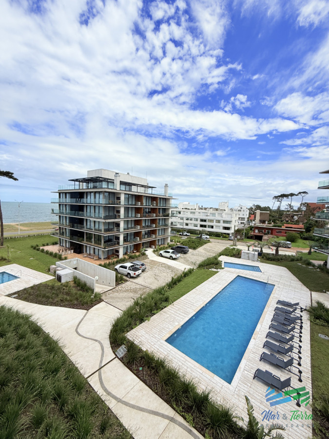Apartamento ID.5038 - Apartamento en Venta primera Linea, Playa Mansa, Punta del Este