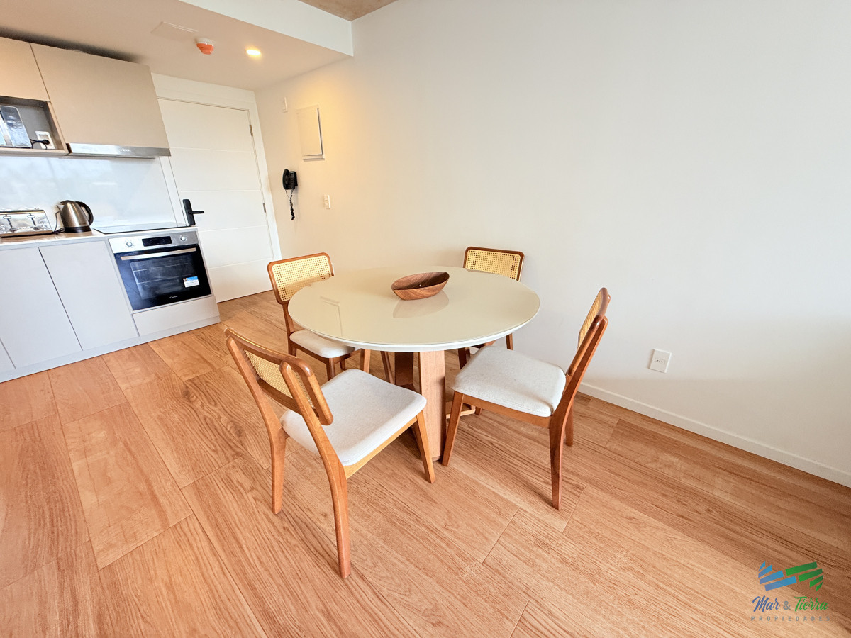 Apartamento ID.5038 - Apartamento en Venta primera Linea, Playa Mansa, Punta del Este