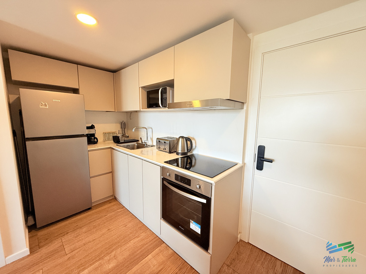 Apartamento ID.5038 - Apartamento en Venta primera Linea, Playa Mansa, Punta del Este