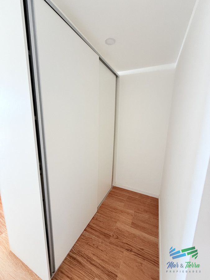 Apartamento ID.5038 - Apartamento en Venta primera Linea, Playa Mansa, Punta del Este