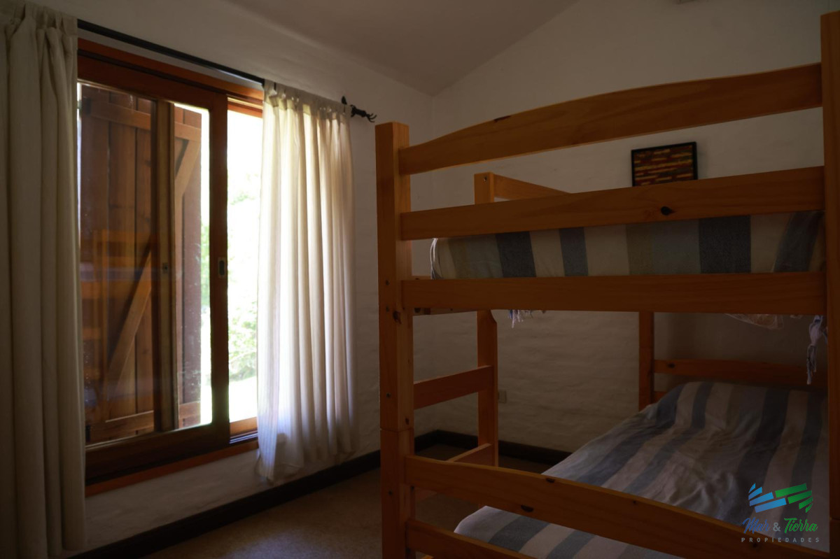 Casa ID.5221 - Casa en venta 4 dormitorios con piscina climatizada, Pinares, Punta del Este