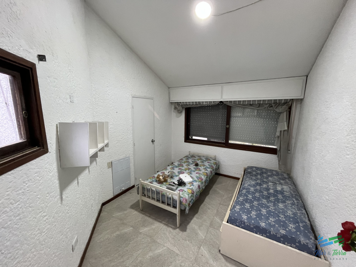 Casa ID.5231 - En venta casa 5 dormitorios y piscina, Cantegril, Punta del Este.