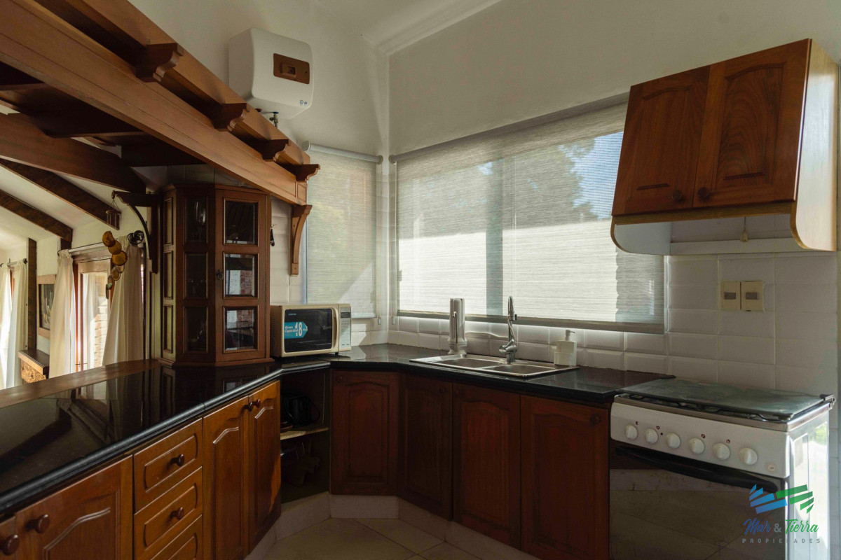 Casa ID.5221 - Casa en venta 4 dormitorios con piscina climatizada, Pinares, Punta del Este