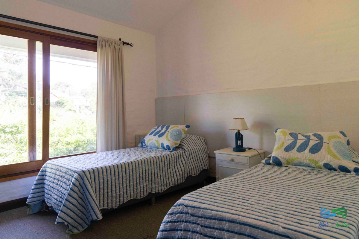 Casa ID.5221 - Casa en venta 4 dormitorios con piscina climatizada, Pinares, Punta del Este