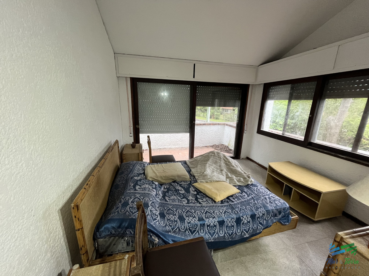 Casa ID.5231 - En venta casa 5 dormitorios y piscina, Cantegril, Punta del Este.