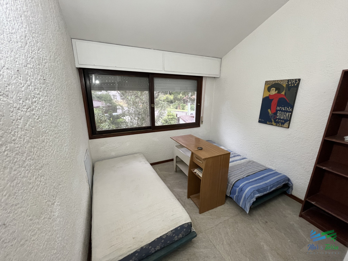 Casa ID.5231 - En venta casa 5 dormitorios y piscina, Cantegril, Punta del Este.