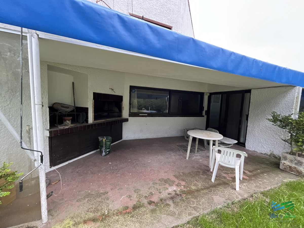 Casa ID.5231 - En venta casa 5 dormitorios y piscina, Cantegril, Punta del Este.