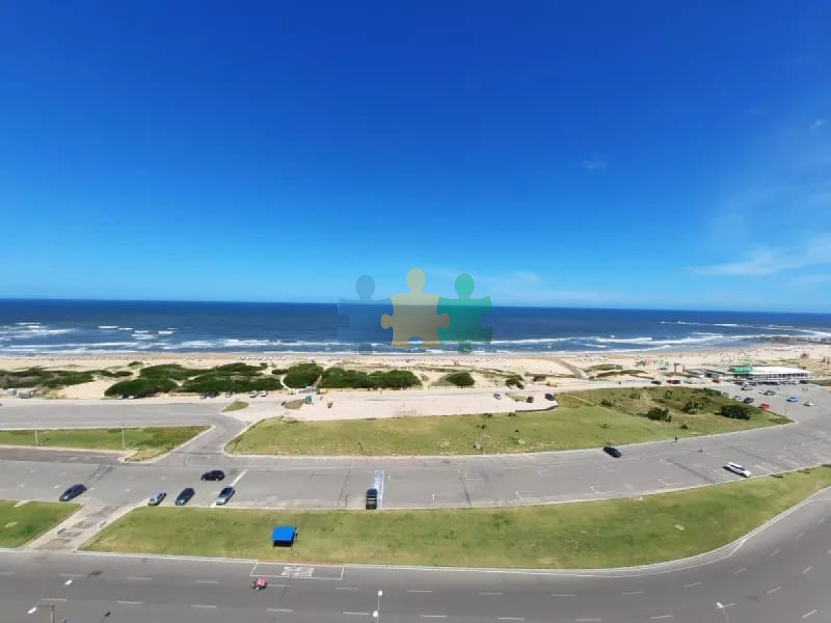 Apartamento en Venta Frente Al Mar, Playa Brava.   Ref : EQP6572 - GoPunta - Portal Inmobiliario de Punta del Este - Maldonado