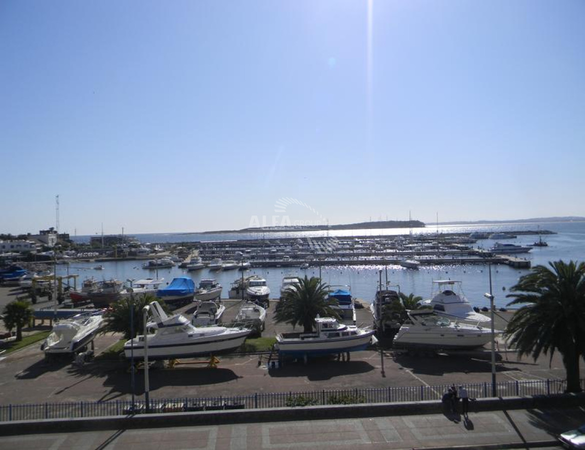 Apartamento ID.6300 - Apartamento en venta, puerto Punta del Este.