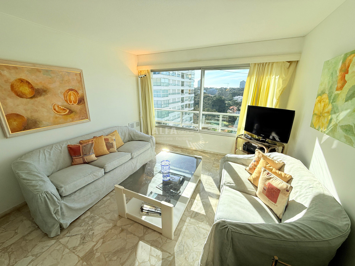 Apartamento ID.6649 - Apartamento en venta - 2 dormitorios y medio Playa Mansa