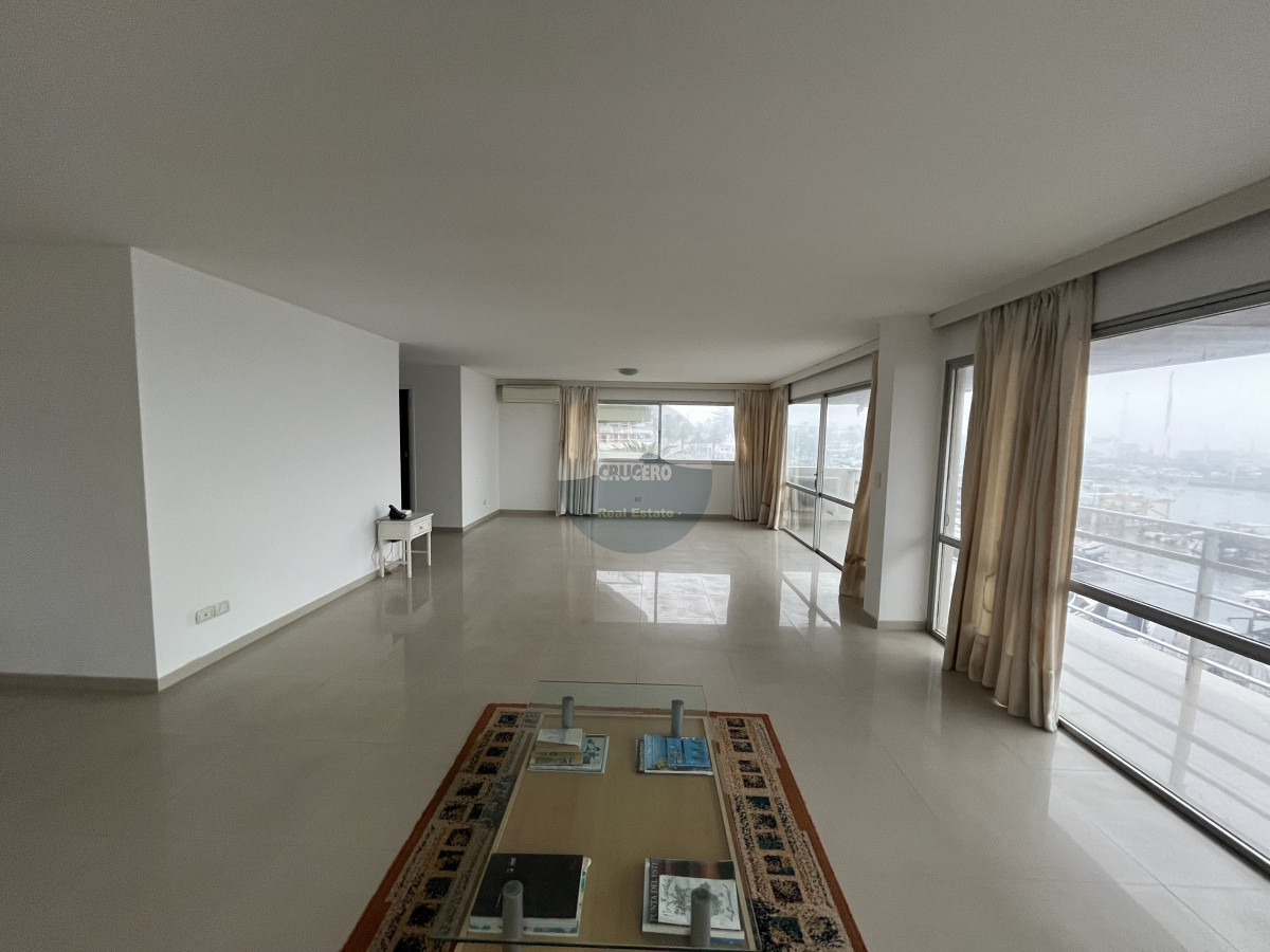 Apartamento ID.6424 - APARTAMENTO EN VENTA 4 DORMITORIOS EN EL PUERTO 