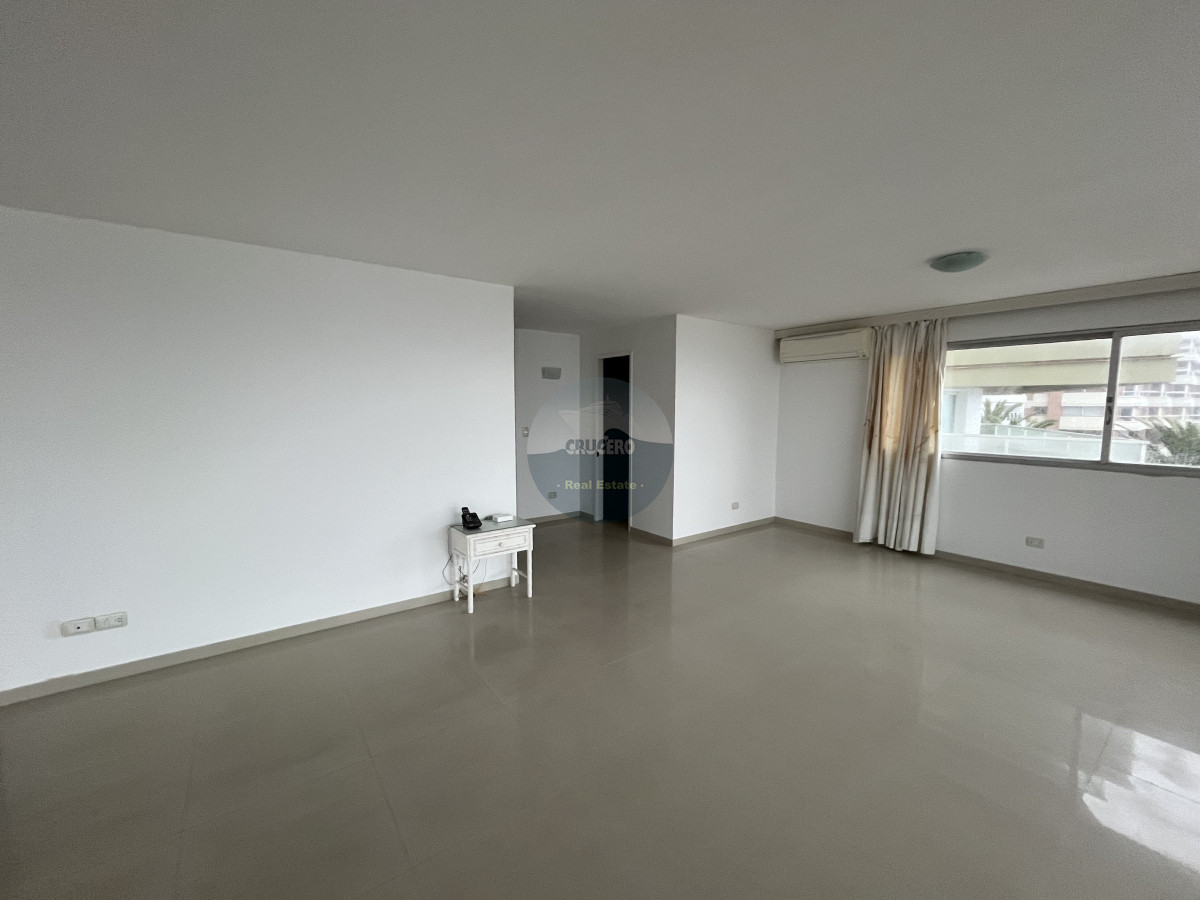 Apartamento ID.6424 - APARTAMENTO EN VENTA 4 DORMITORIOS EN EL PUERTO 