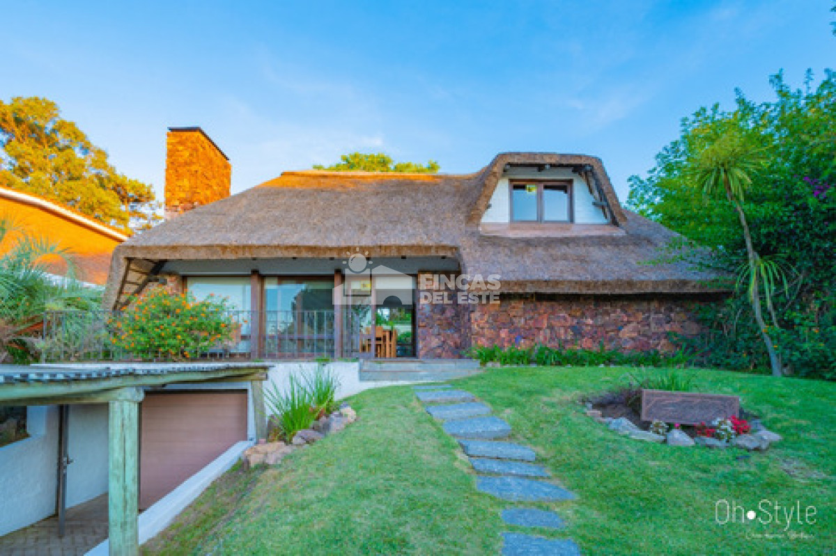 Casa ID.2578/ALQUILO-CASA-PARA-TEMPORADA,-3-DORMITORIOS,-2-BAÑOS,-PARRILLERO,-PUNTA-DEL-ESTE. - ALQUILO CASA PARA TEMPORADA, 3 DORMITORIOS, 2 BAÑOS, PARRILLERO, PUNTA DEL ESTE.