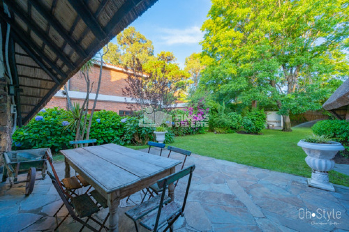 Casa ID.2578/ALQUILO-CASA-PARA-TEMPORADA,-3-DORMITORIOS,-2-BAÑOS,-PARRILLERO,-PUNTA-DEL-ESTE. - ALQUILO CASA PARA TEMPORADA, 3 DORMITORIOS, 2 BAÑOS, PARRILLERO, PUNTA DEL ESTE.