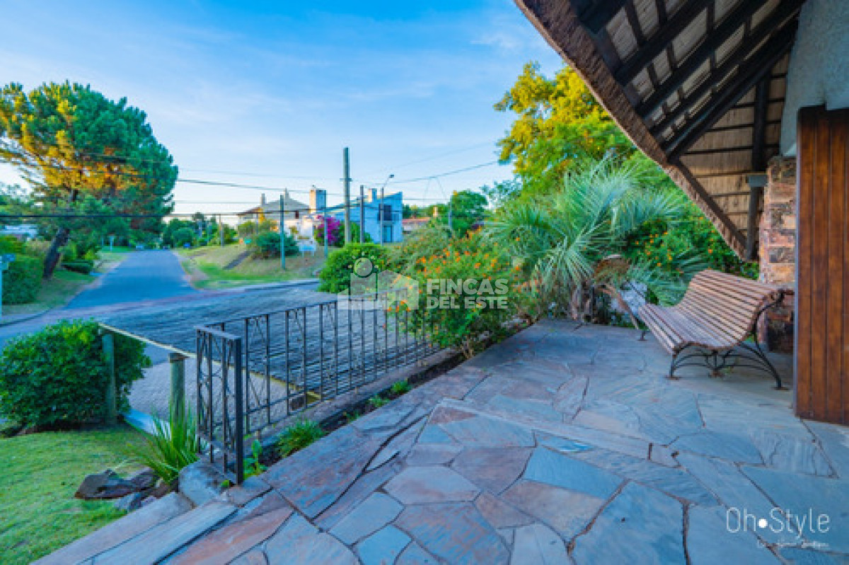 Casa ID.2578/ALQUILO-CASA-PARA-TEMPORADA,-3-DORMITORIOS,-2-BAÑOS,-PARRILLERO,-PUNTA-DEL-ESTE. - ALQUILO CASA PARA TEMPORADA, 3 DORMITORIOS, 2 BAÑOS, PARRILLERO, PUNTA DEL ESTE.