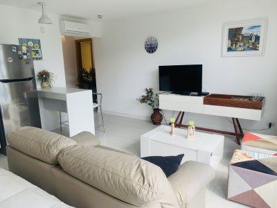 Apartamento en venta en torre Bellagio, Punta del Este.