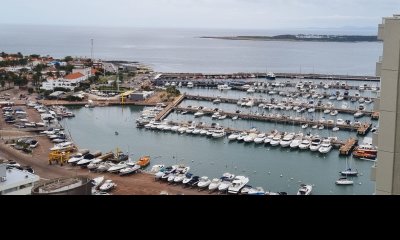 Apartamento en venta en piso alto por Puerto de Punta del Este.