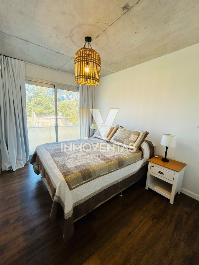 Apartamento ID.4493 - Apartamento en venta y alquiler anual 2 Dormitorios , Playa Mansa, Punta del este 