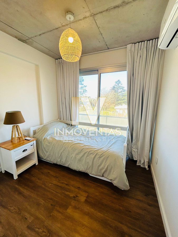 Apartamento ID.4493 - Apartamento en venta y alquiler anual 2 Dormitorios , Playa Mansa, Punta del este 