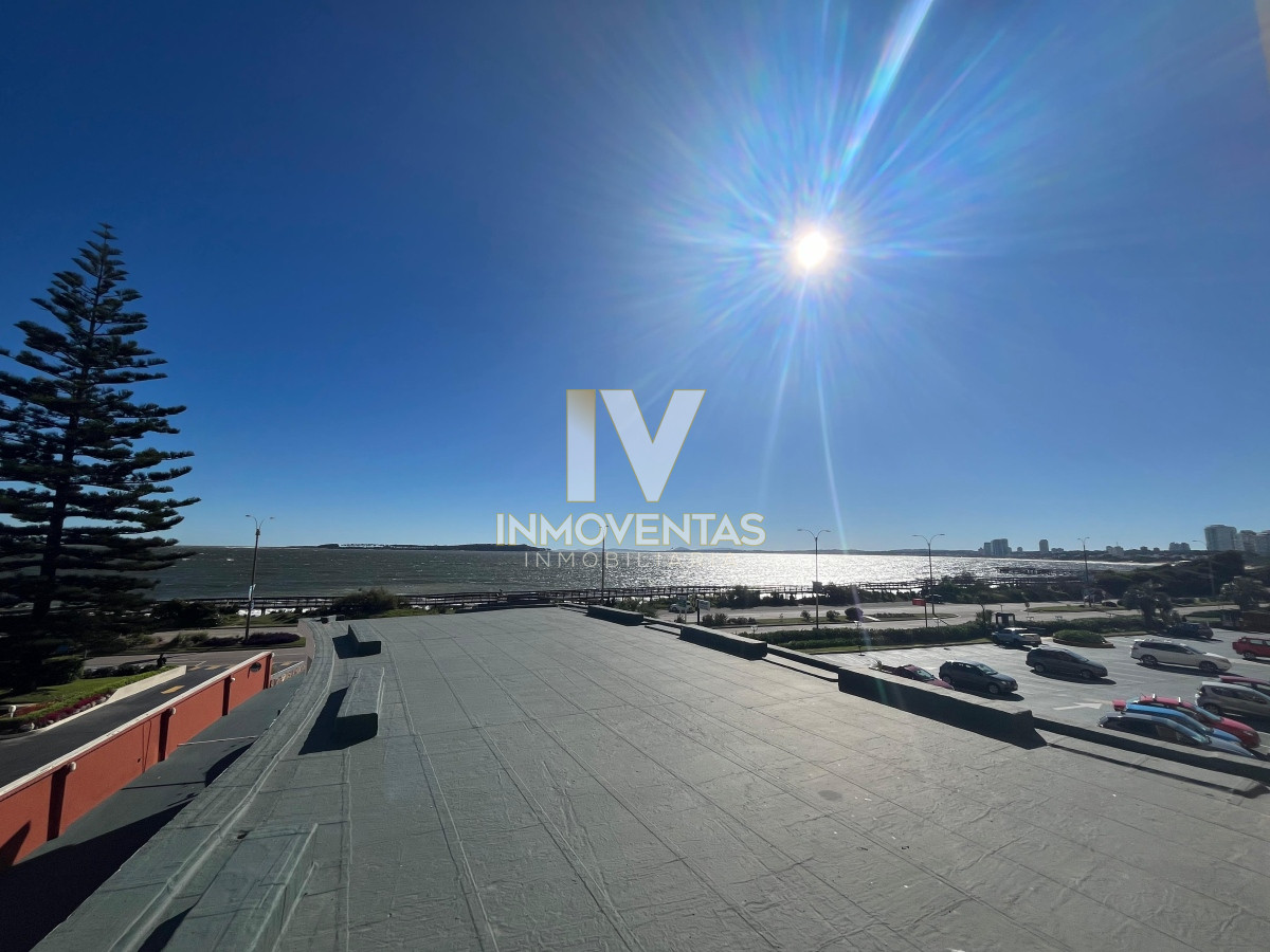 Apartamento ID.4585 - Apartamento en venta frente al mar! Punta del este
