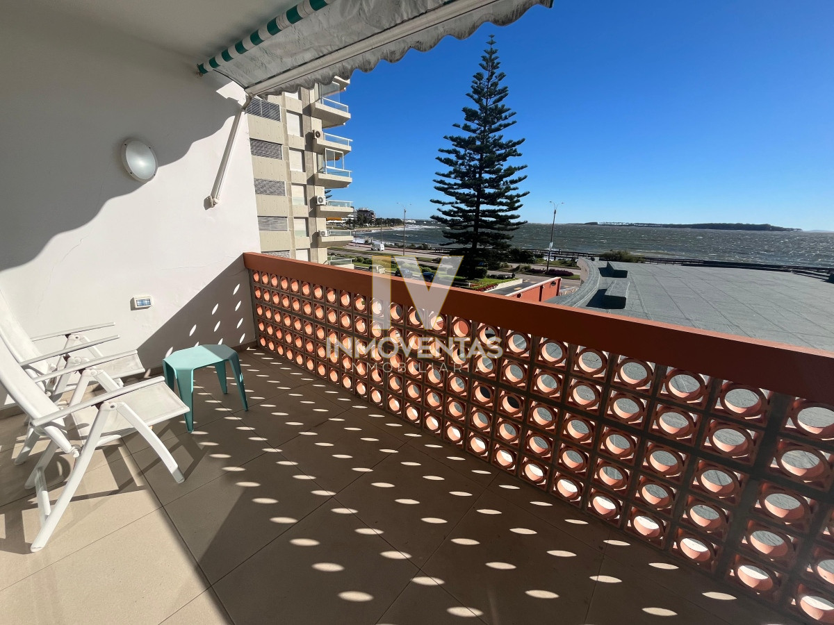 Apartamento ID.4585 - Apartamento en venta frente al mar! Punta del este