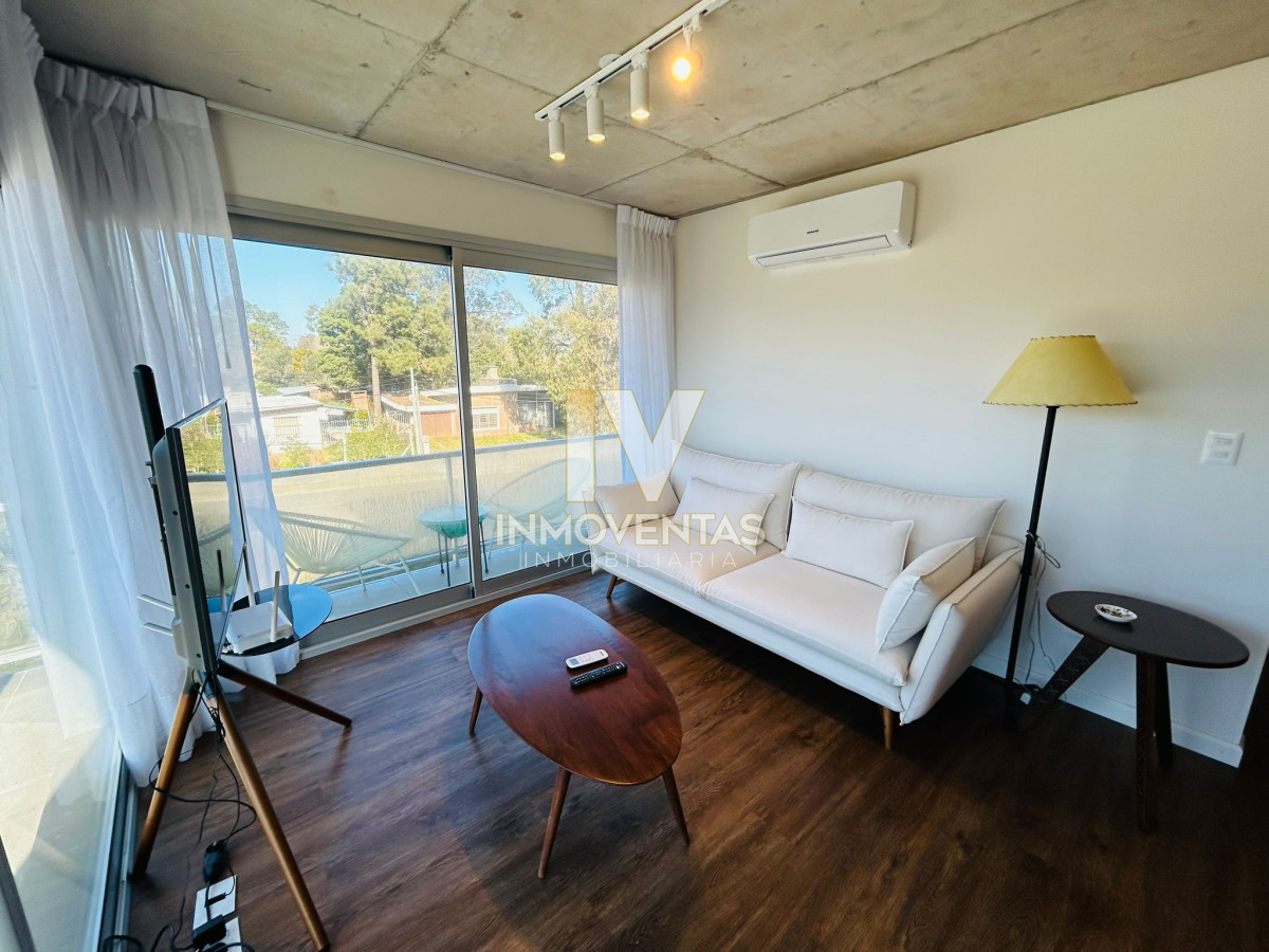 Apartamento ID.4493 - Apartamento en venta y alquiler anual 2 Dormitorios , Playa Mansa, Punta del este 