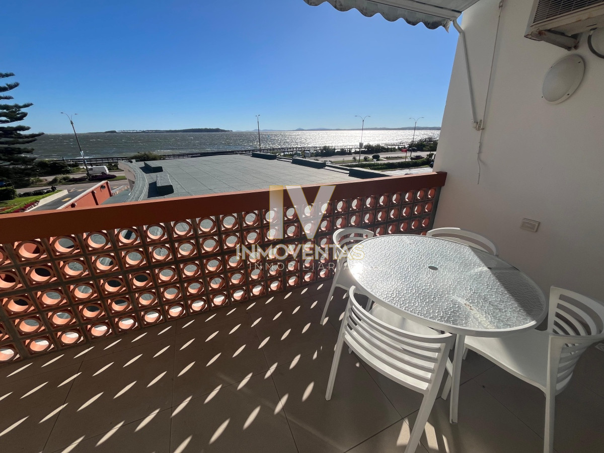 Apartamento ID.4585 - Apartamento en venta frente al mar! Punta del este