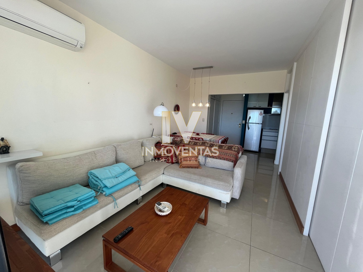 Apartamento ID.4585 - Apartamento en venta frente al mar! Punta del este