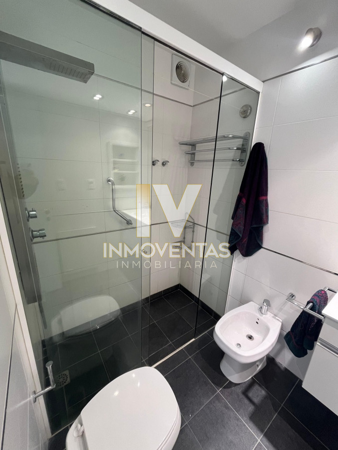 Apartamento ID.4585 - Apartamento en venta frente al mar! Punta del este