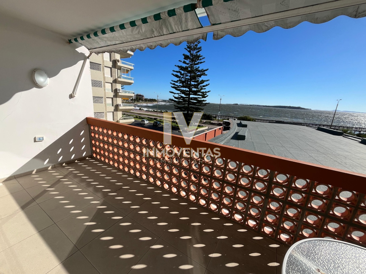 Apartamento ID.4585 - Apartamento en venta frente al mar! Punta del este