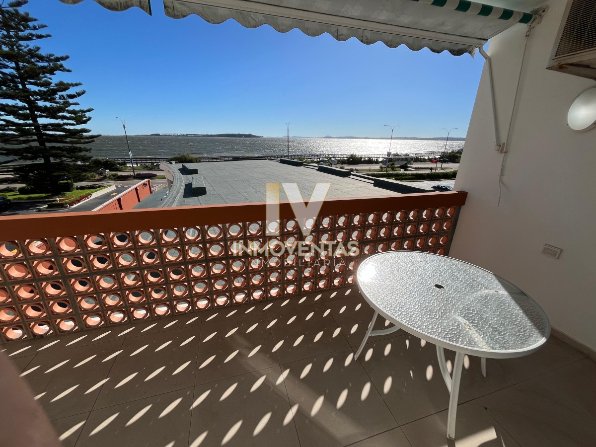 Apartamento ID.4585 - Apartamento en venta frente al mar! Punta del este