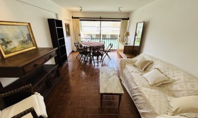 Apartamento en Venta y Alquiler Playa Mansa 3 dormitorios