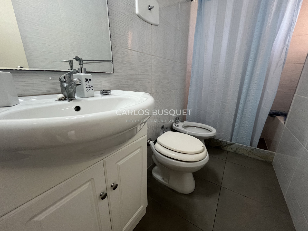 Apartamento ID.813 - Apartamento en venta o alquiler temporario - 3 dormitorios Playa Mansa.