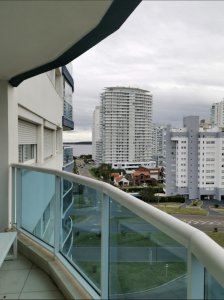 Apartamento en Venta, Torre de categoría, 2 dormitorios , Playa Mansa - Punta del Este