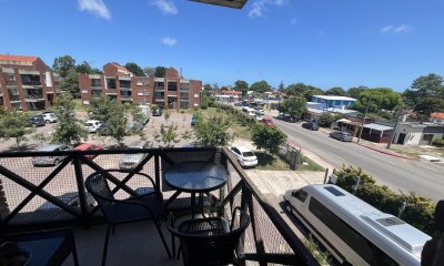 Apartamento en venta - 2 dormitorios con parrillero.