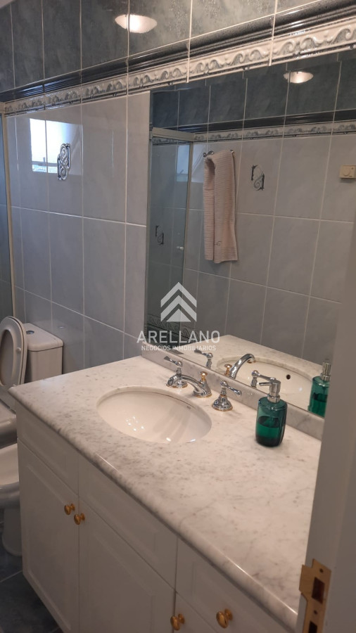 Apartamento ID.3837 - Apartamento En Venta 3 dormitorios, Primera Línea, Punta Del Este.