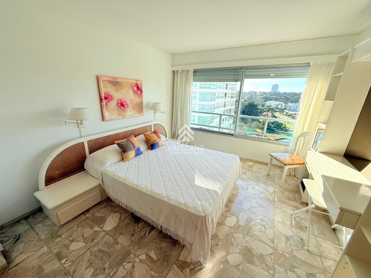 Apartamento ID.4837 - Apartamento en venta - 2 dormitorios y medio Playa Mansa