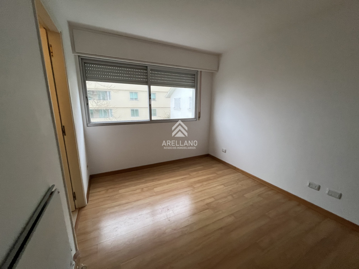 Apartamento ID.3873 - Apartamento en venta, puerto Punta del Este.